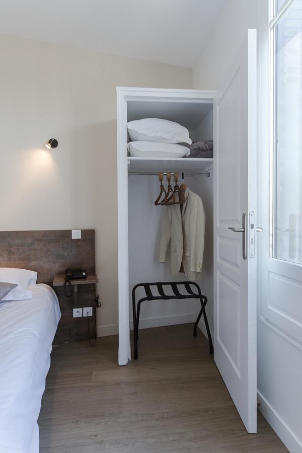 Logis Hotel - Le Petit Bellon Санлис Экстерьер фото