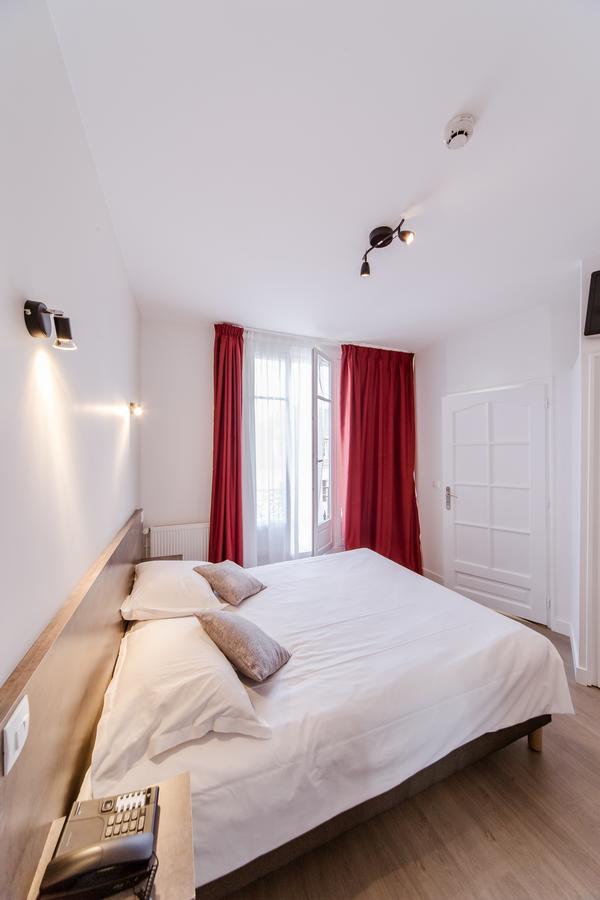 Logis Hotel - Le Petit Bellon Санлис Экстерьер фото